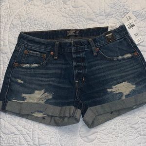 Abercrombie & Fitch Low-Rise Boyfriend Shorts